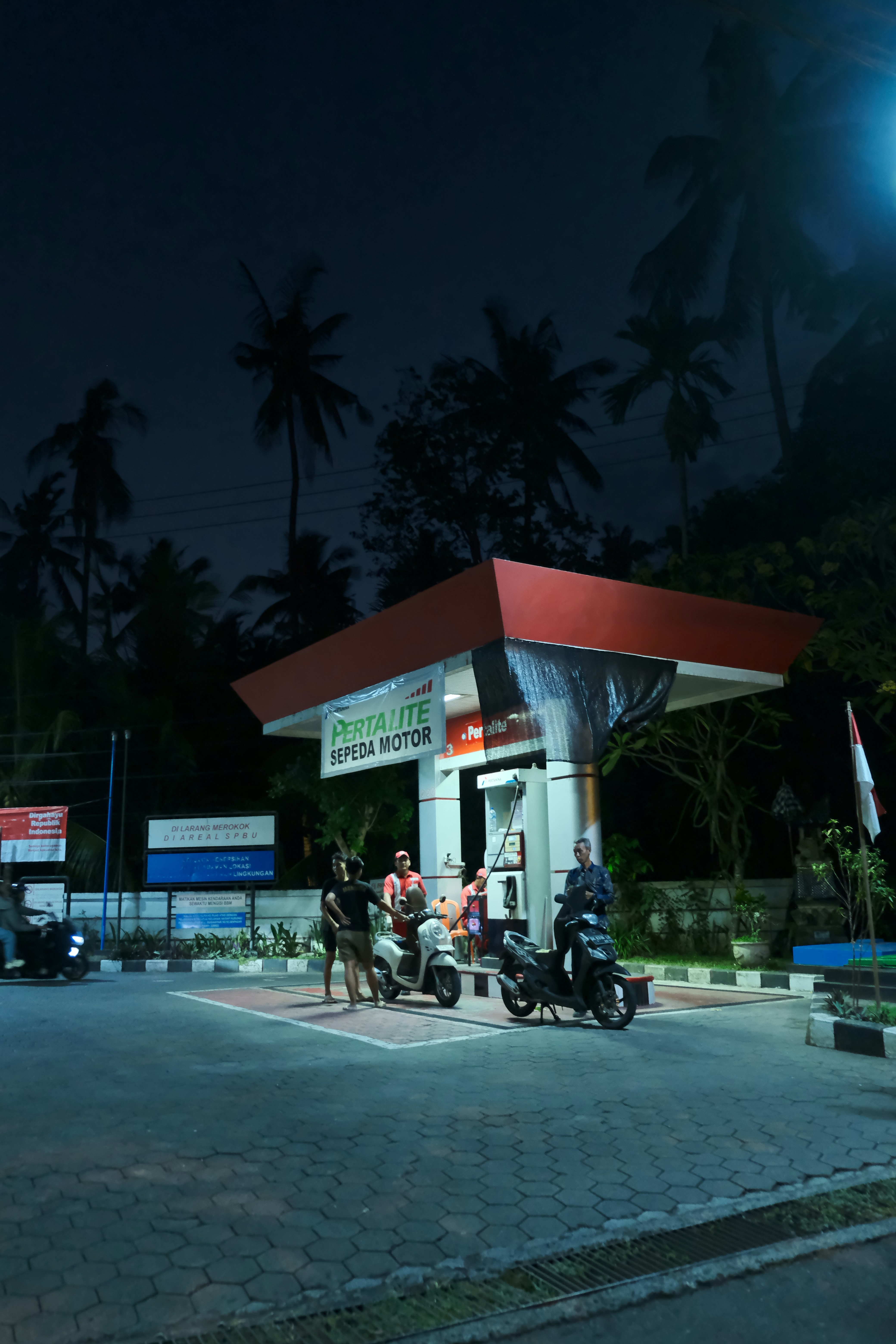 Antara BBM, WFH, dan Jalan Tengah Kebijakan Fiskal