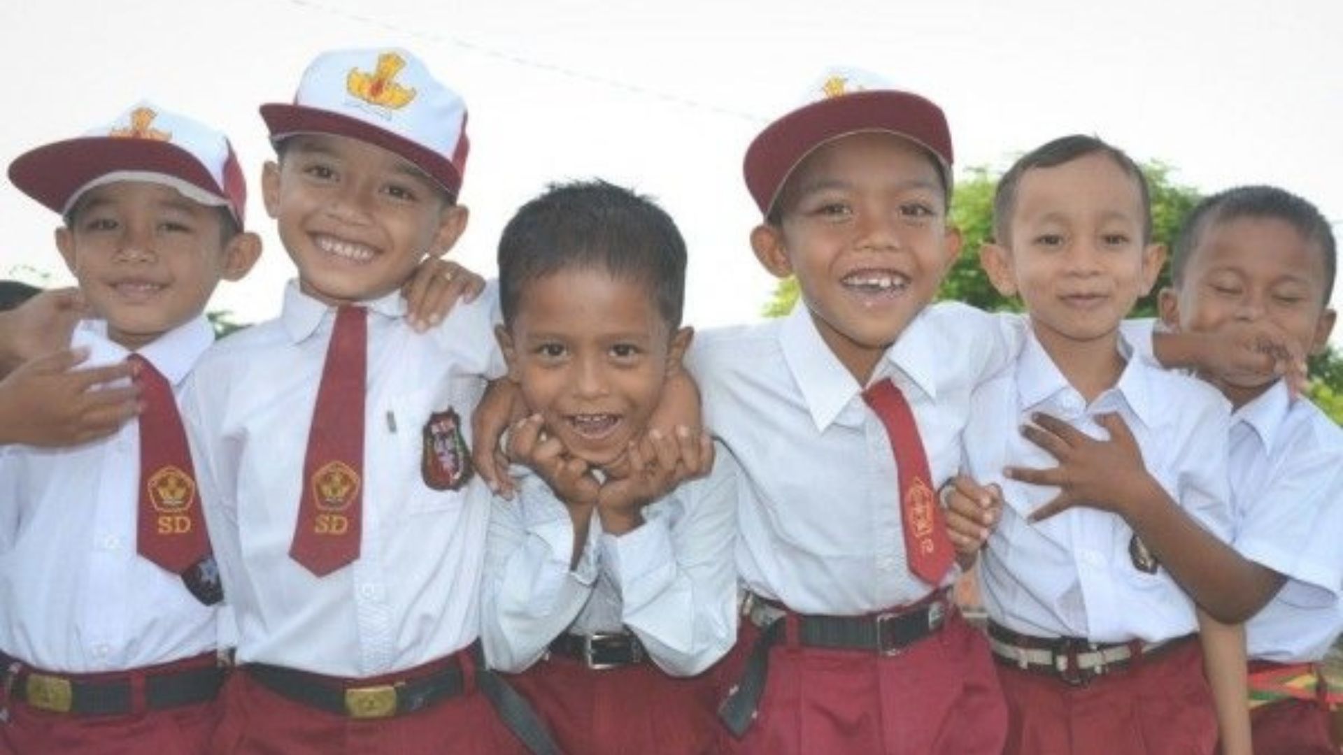 Sekolah Gratis: Investasi Negara Menuju Generasi Emas 2045